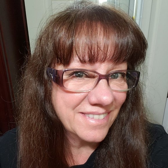 Meet your Posh Ambassador, Debbie - Picture 1 of 3